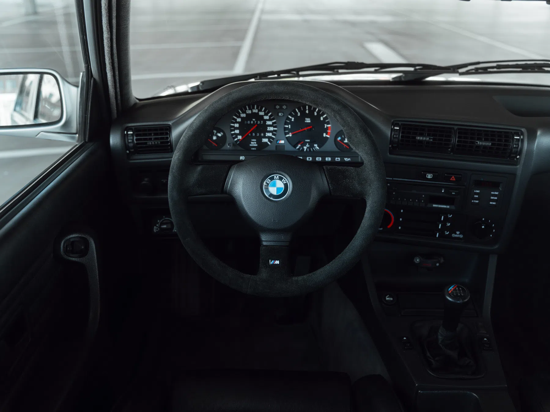 BMW M3 E30 zilver